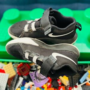 NIKE Kids Basketball Casual Sports Sneakers Shoes Boy Black White size 2Y